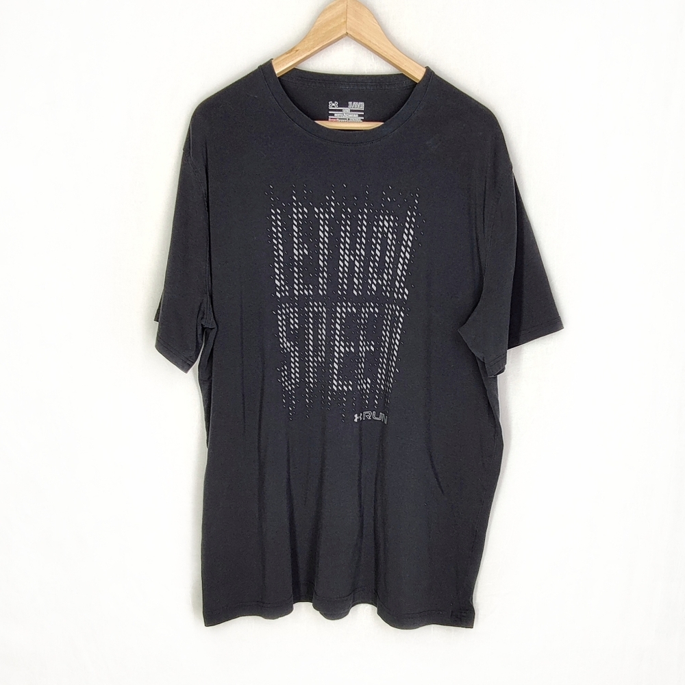 Under armour tee, size Xlarge, loose fit, heat gear, dark gray